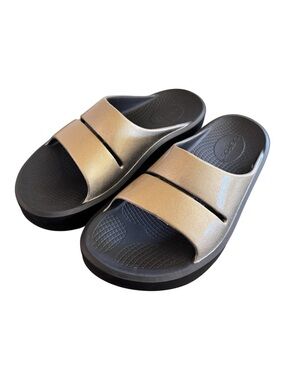 OOFOS OOmega OOahh Luxe Platform Recovery Slides Latte Size 7